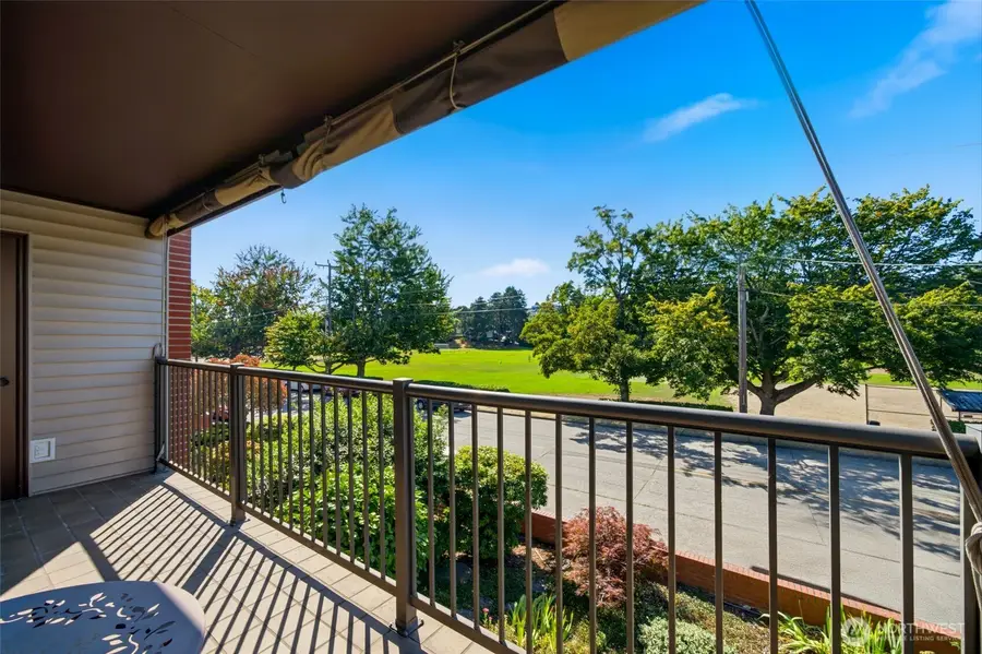 2858 32nd Avenue W #202, Seattle, WA 98199 - #3