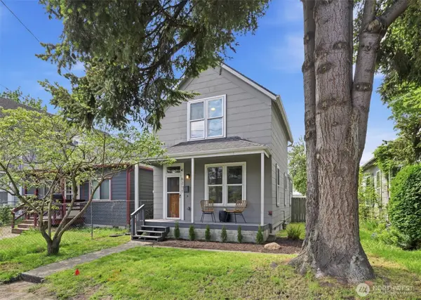 6211 Carleton Avenue S, Seattle, WA 98108