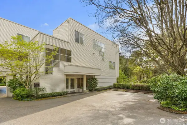 10237 SE 3rd Street #5, Bellevue, WA 98004