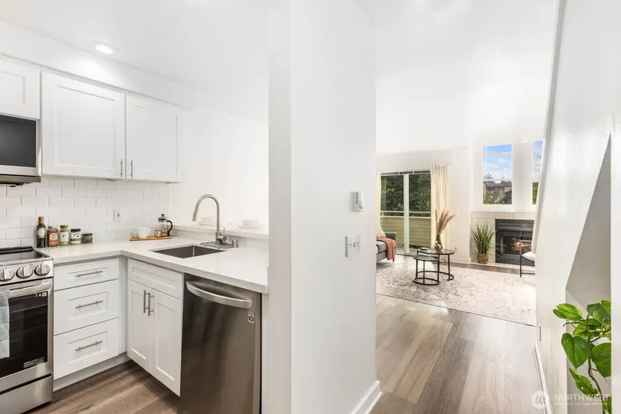 10237 SE 3rd Street #5, Bellevue, WA 98004 - #3