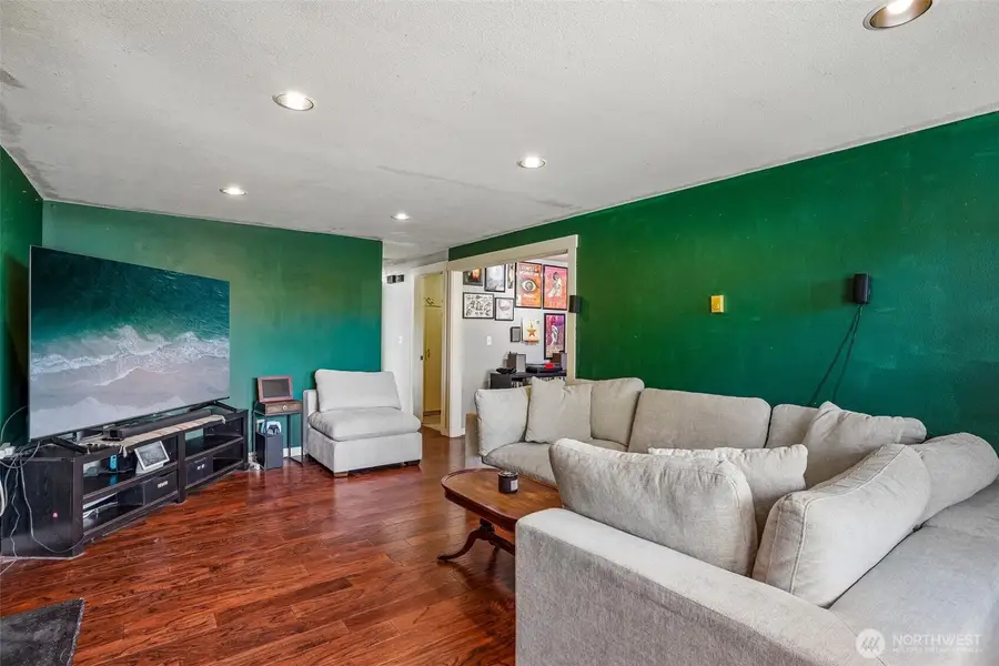 1006 S 72nd Street, Tacoma, WA 98408 - #3
