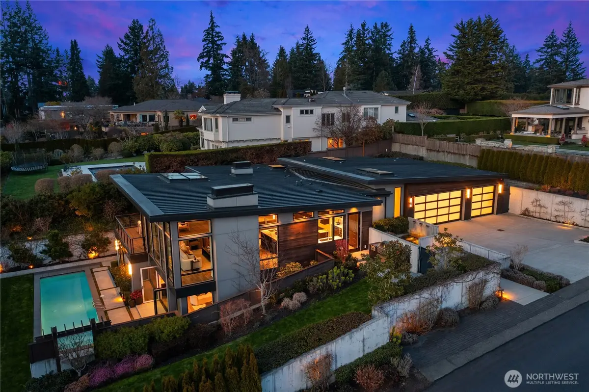 9404 20th Street, Clyde Hill, WA 98004 - #1
