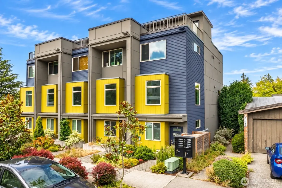 5021 Sand Point Place Ne #E, Seattle, WA 98105 - #1