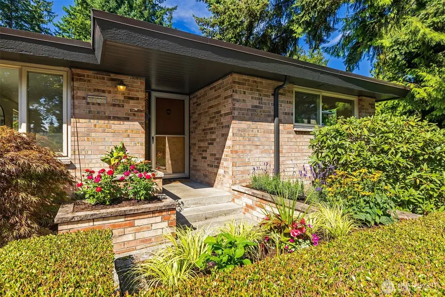 9815 Roosevelt Way Ne, Seattle, WA 98115 - #2