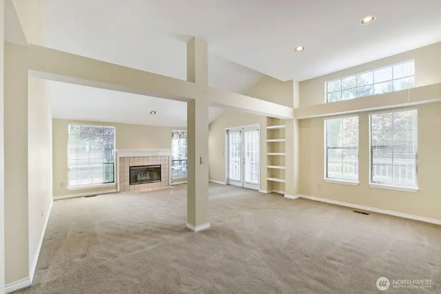 10063 Wallingford Avenue N, Seattle, WA 98133 - #3