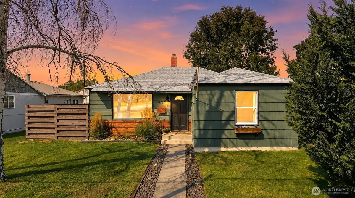 1816 Highland Drive, Prosser, WA 99350 - #1
