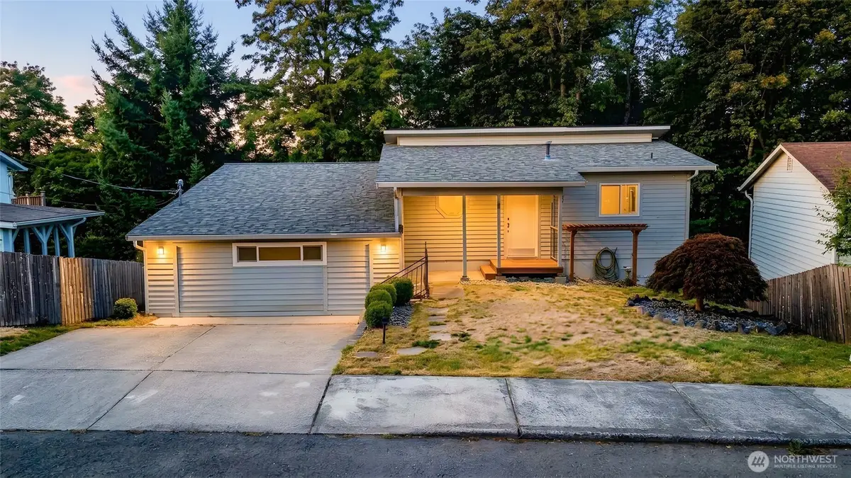 15704 121st Avenue Se, Renton, WA 98058 - #1