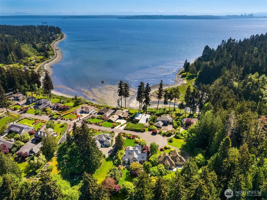 10017 Edgecombe Place Ne, Bainbridge Island, WA 98110 - #3