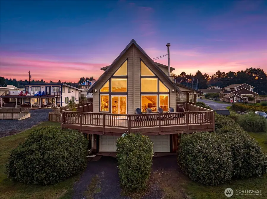 33 1st Street S, Pacific Beach, WA 98571 - #2