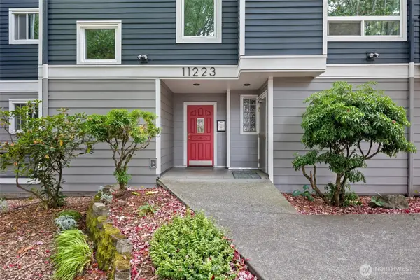 11223 Corliss Avenue N #301, Seattle, WA 98133