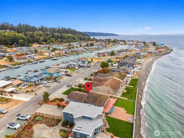 3672 Oceanside Drive, Greenbank, WA 98253