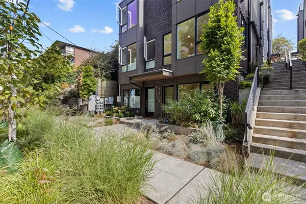 716 11th Avenue E #A, Seattle, WA 98102