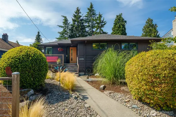 12015 Dayton Avenue N, Seattle, WA 98133