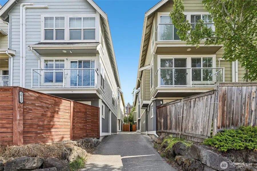 5030 Delridge Way Sw #A, Seattle, WA 98106 - #2