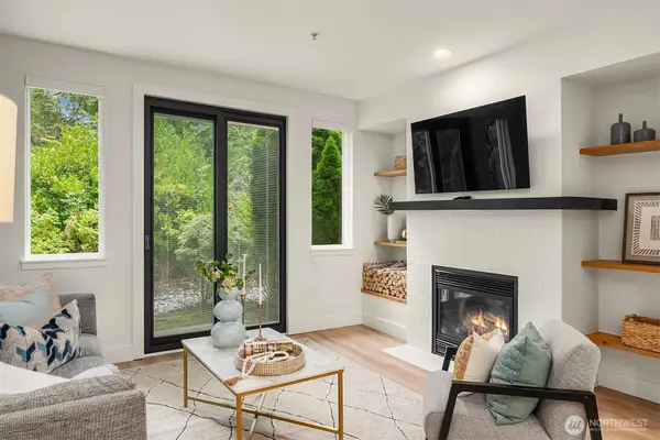21216 SE 42nd Lane, Issaquah, WA 98029