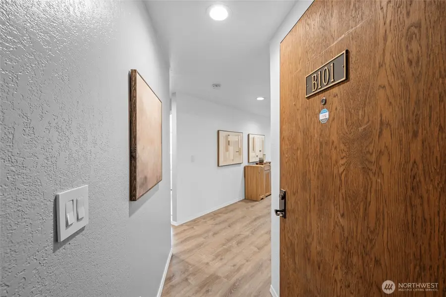 19528 Echo Lake Place N #B101, Shoreline, WA 98133 - #3
