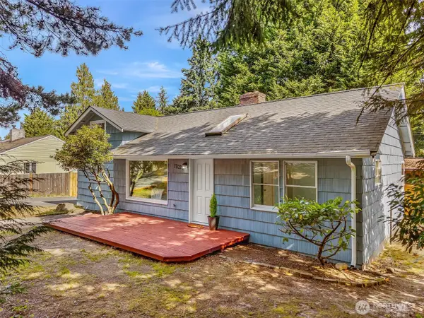 17024 8th Avenue Ne, Shoreline, WA 98155