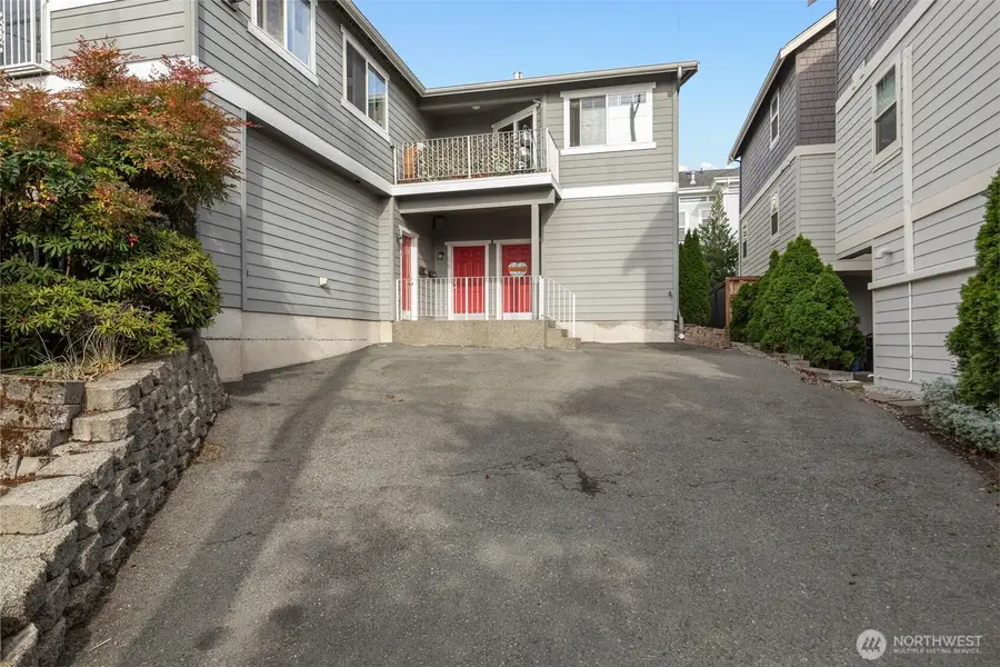 154 18th Avenue, Seattle, WA 98122 - #2