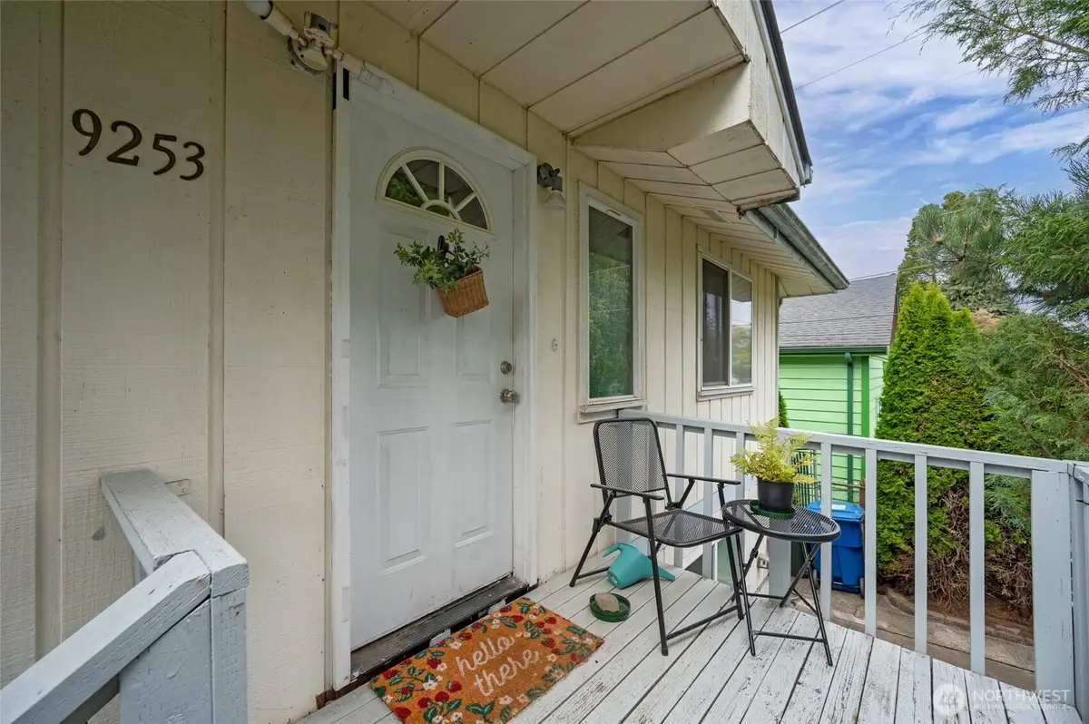 9253 3rd Avenue Nw, Seattle, WA 98133 - #1