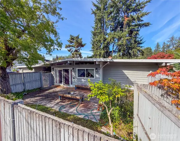 16042 SE 10th Street, Bellevue, WA 98008