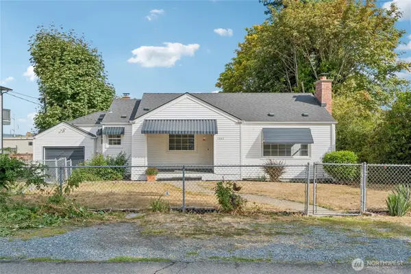 1048 S 100th Street, Seattle, WA 98168