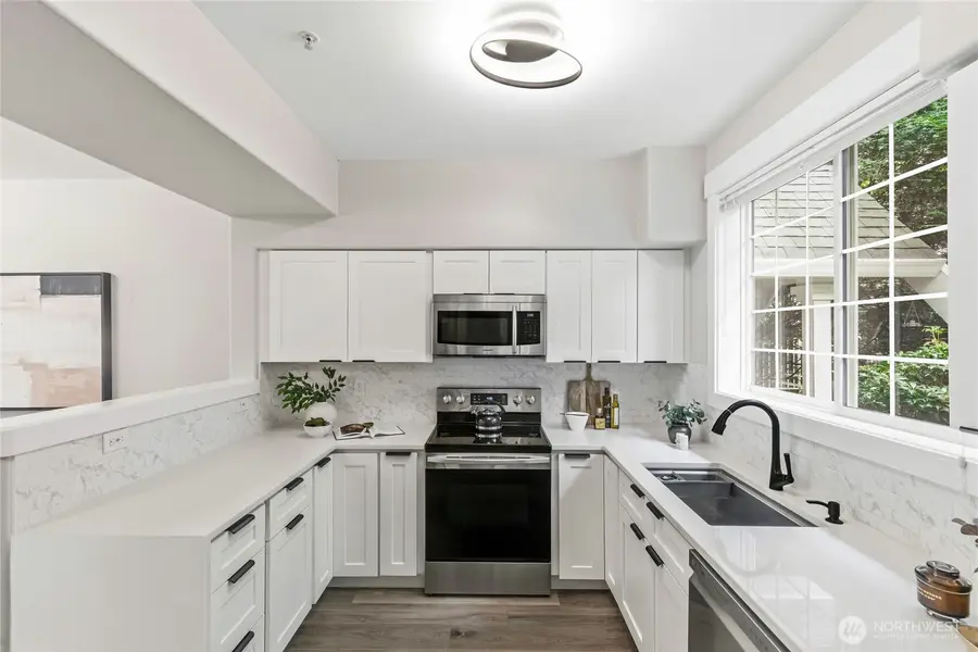 23120 SE Black Nugget Road #L4, Issaquah, WA 98029 - #2