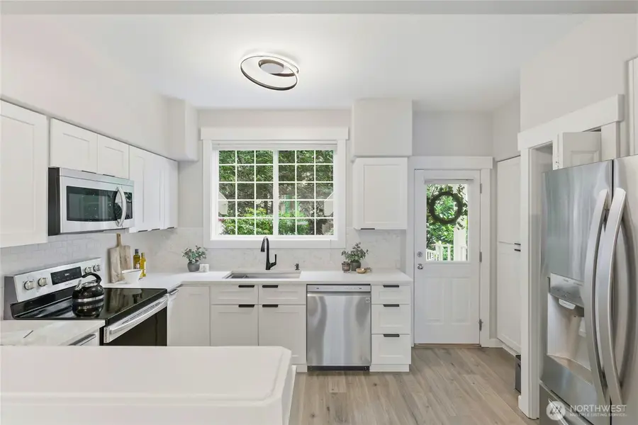 23120 SE Black Nugget Road #L4, Issaquah, WA 98029 - #3