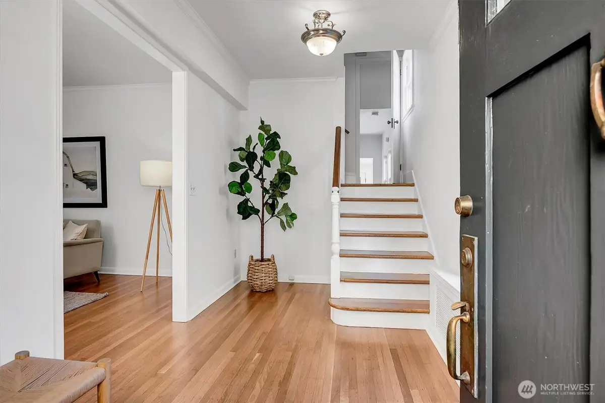 2321 33rd Avenue S, Seattle, WA 98144 - #1