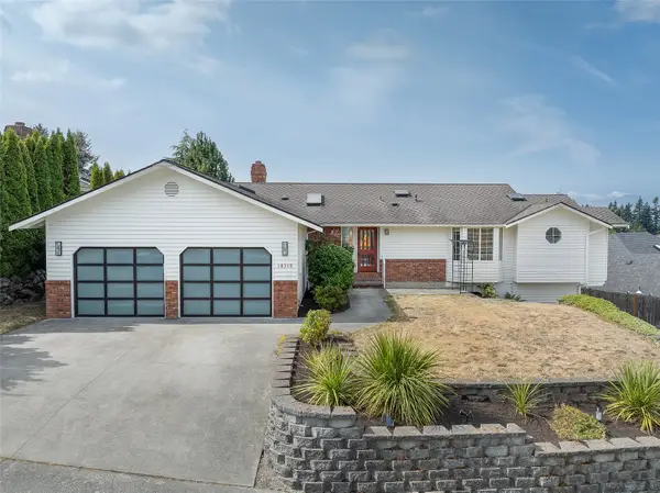 18316 68th Avenue W, Lynnwood, WA 98037