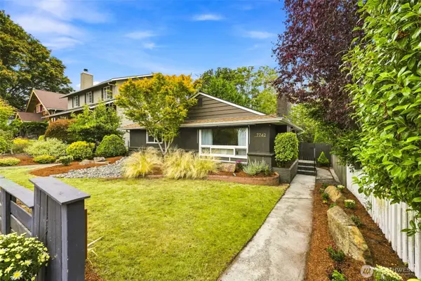 7742 30th Avenue Sw, Seattle, WA 98126
