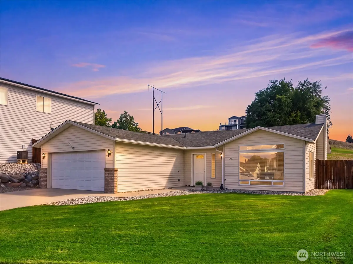 321 S Mary Avenue, East Wenatchee, WA 98802 - #1