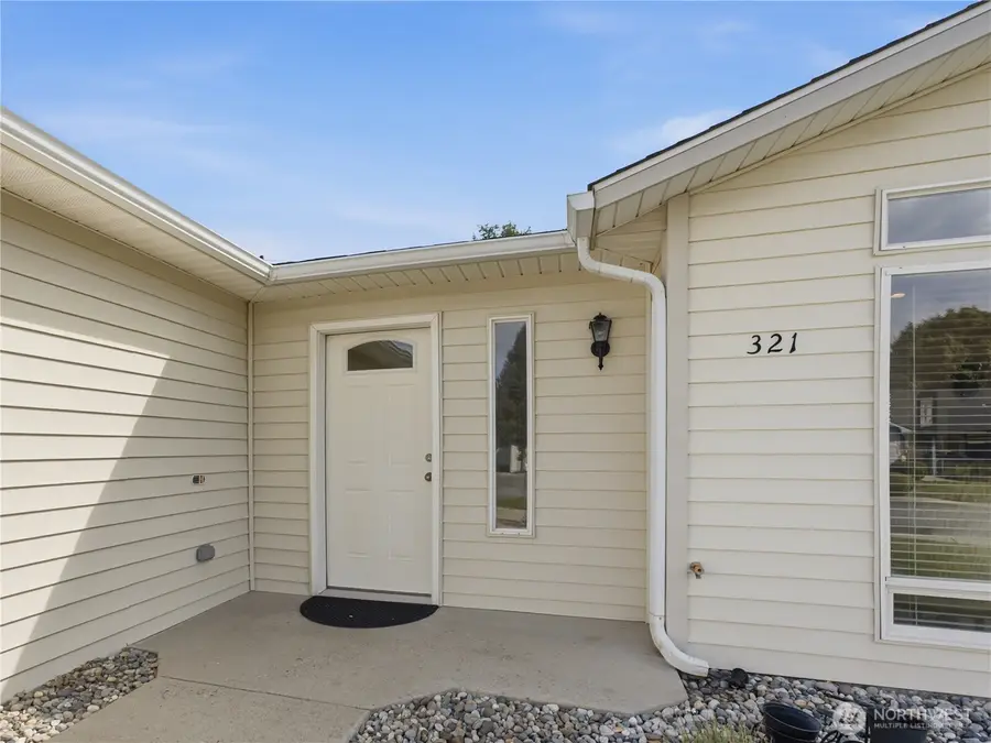 321 S Mary Avenue, East Wenatchee, WA 98802 - #3