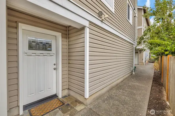 6331 42nd Avenue Sw #A, Seattle, WA 98136