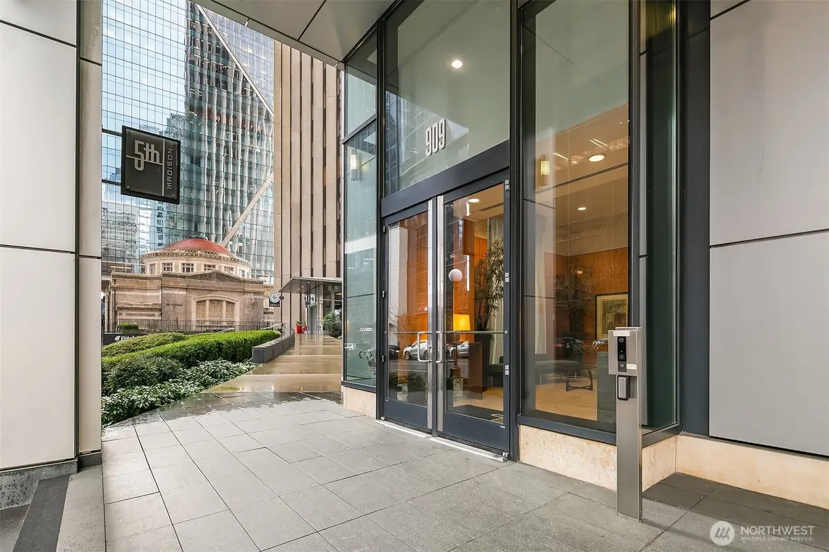 909 5th Avenue #402, Seattle, WA 98164 - #1