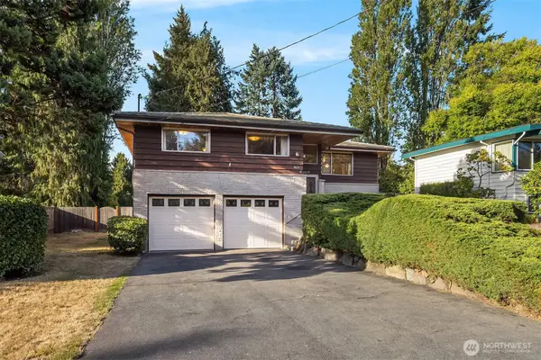 8619 Maple Lane, Edmonds, WA 98026