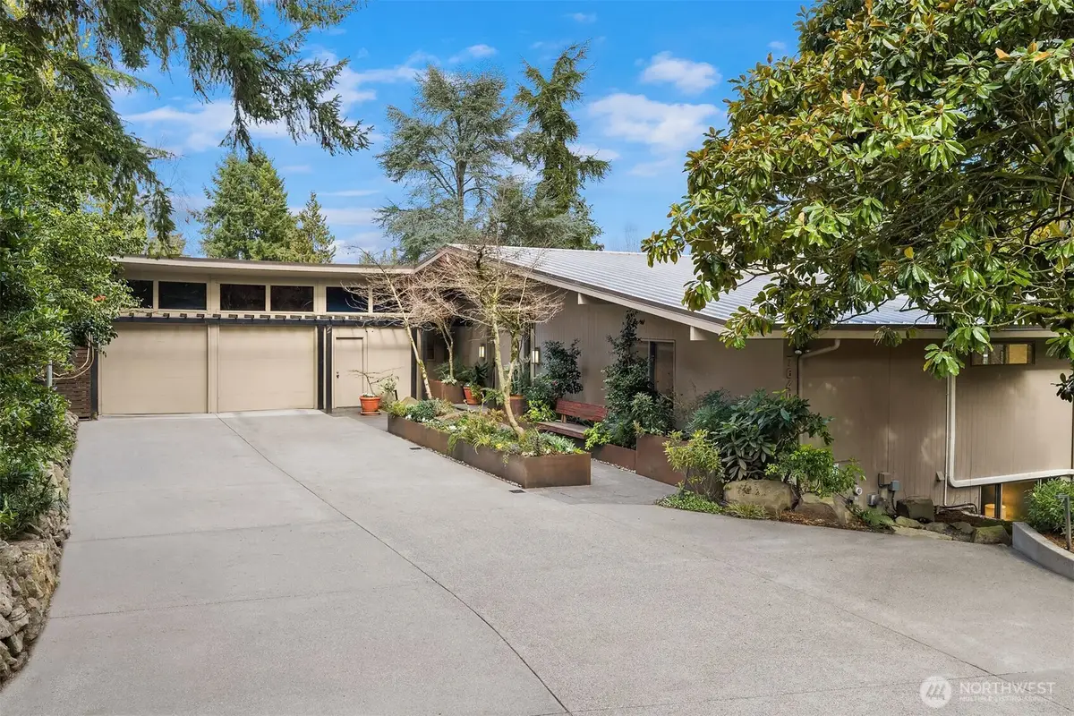 7640 NE 32nd Street, Medina, WA 98039 - #1