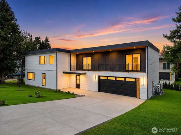 230 SW 183rd Street, Normandy Park, WA 98166