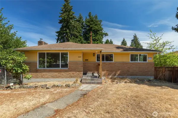 8400 32nd Avenue Sw, Seattle, WA 98126