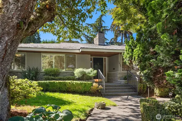 1425 Broadmoor Drive E, Seattle, WA 98112