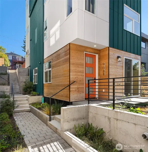 908 15th Avenue #B, Seattle, WA 98122