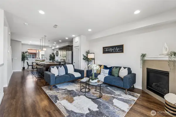 22923 79th Lane W #B, Edmonds, WA 98026