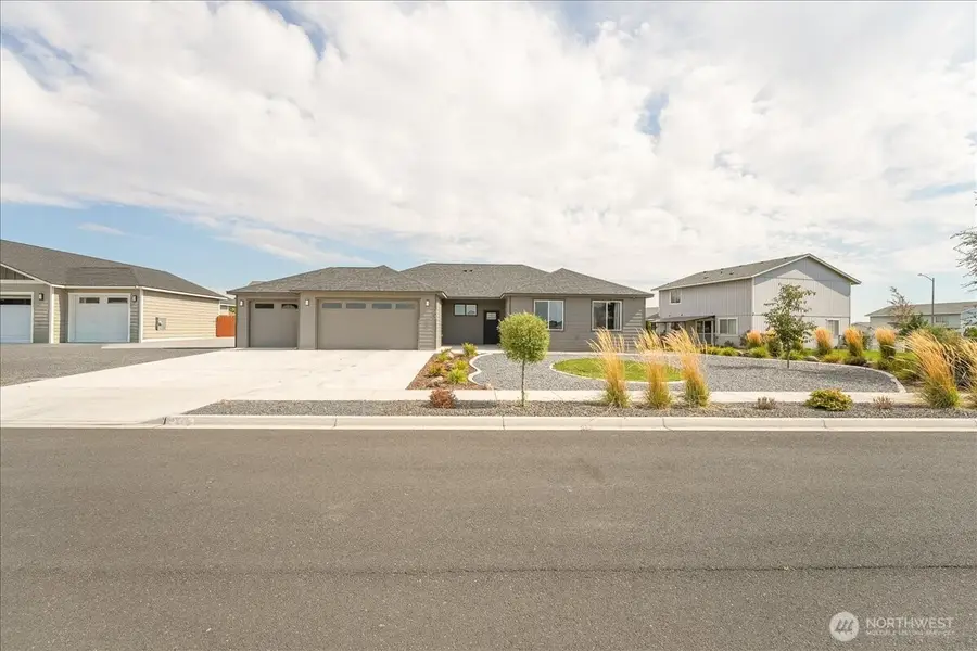203 N Gold Cup Dr., Moses Lake, WA 98837 - #3