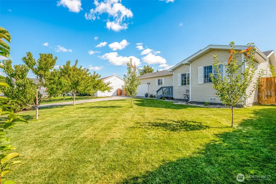250 J Street Ne, Ephrata, WA 98823 - #2