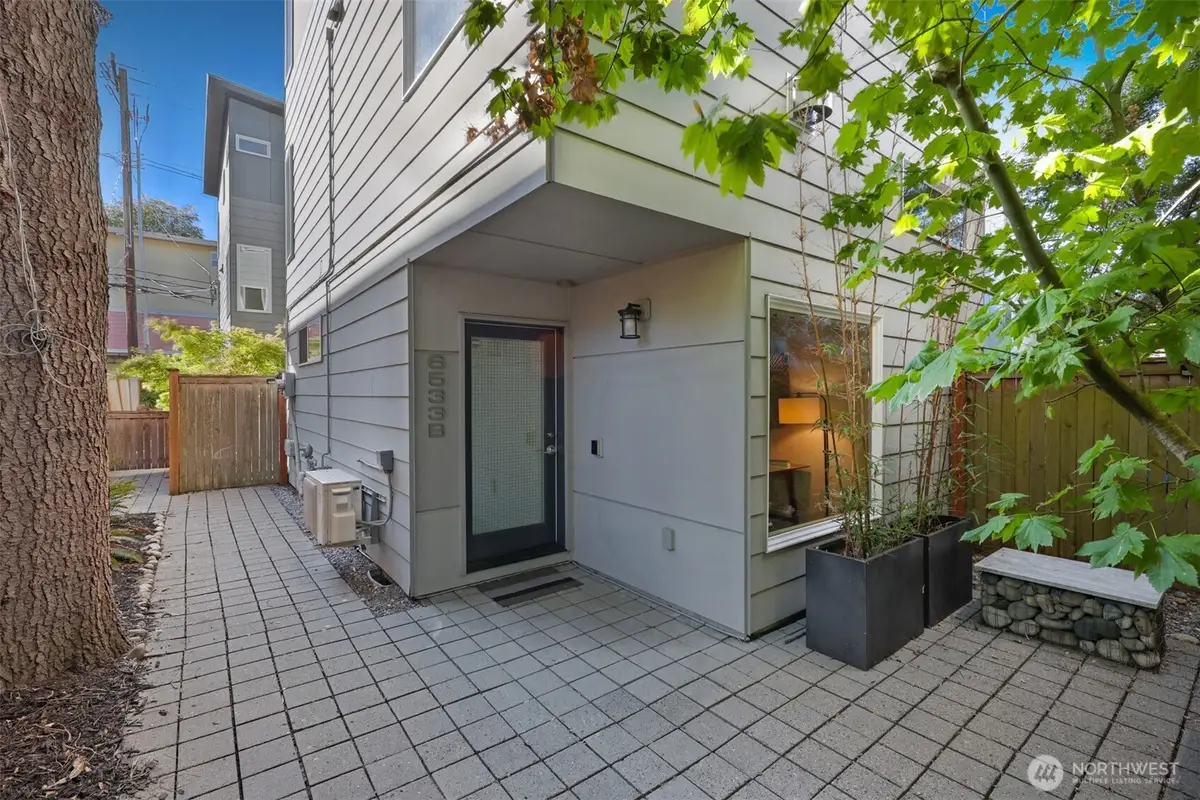 6533 34th Avenue Sw #B, Seattle, WA 98126 - #1