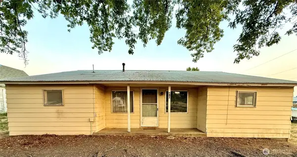 410 W Glover Street, Harrington, WA 99134