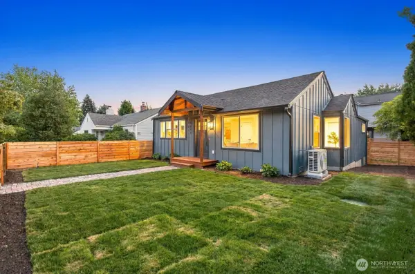 5817 56th Avenue Ne, Seattle, WA 98105