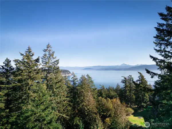 1130 Island Drive, Lummi Island, WA 98262