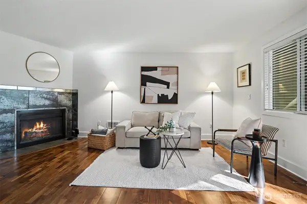 11052 NE 33rd Place #A4, Bellevue, WA 98004
