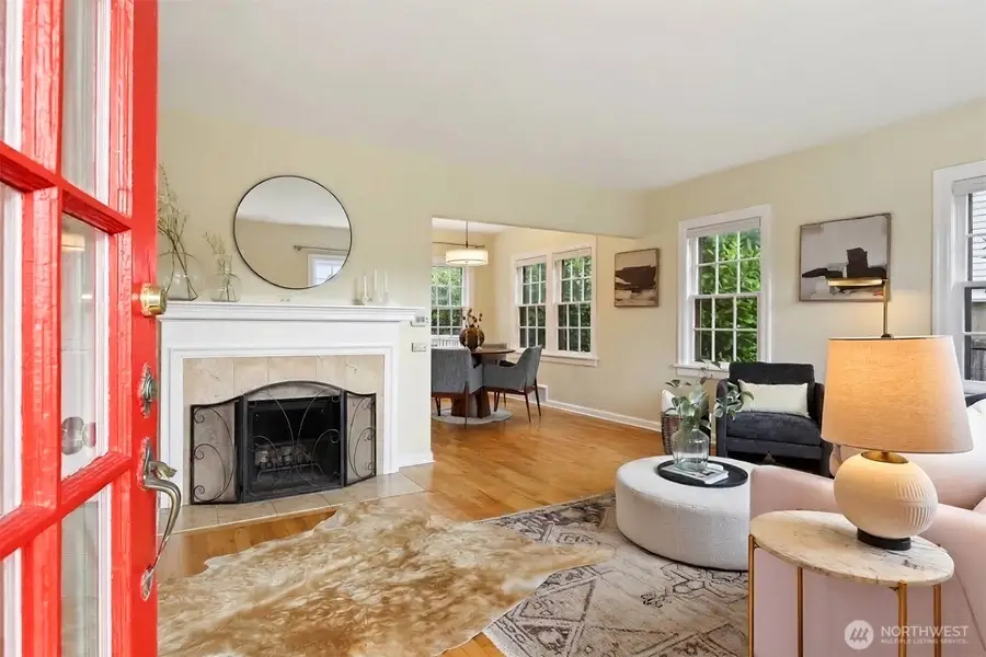 5510 43rd Avenue Ne, Seattle, WA 98105 - #3