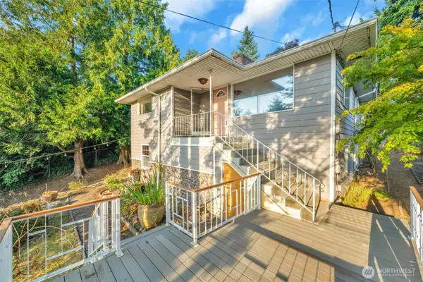 8814 14th Avenue Sw, Seattle, WA 98106